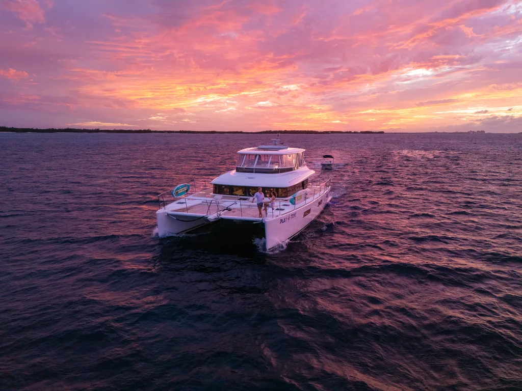 Unforgettable memories in the Bahamas aboard PLAYTIME, your ideal power catamaran charter with YACHT STORY